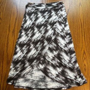 Dakini Black and White Asymmetrical Midi Skirt Sz Medium